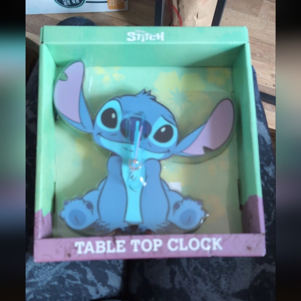 🍁Disney Stitch Table Top Clock